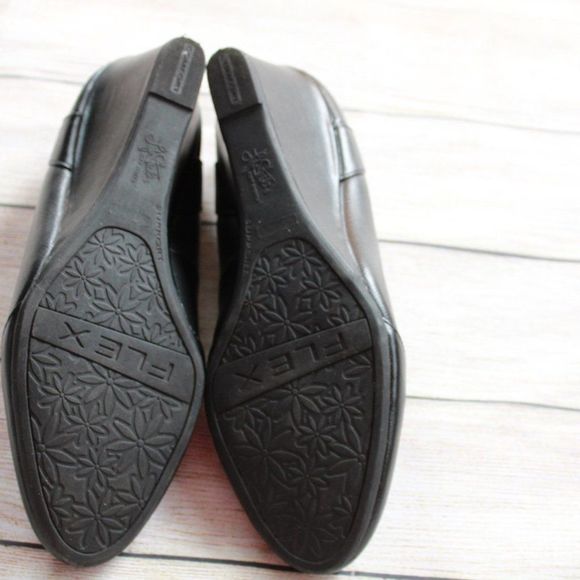 Brand New Life Stride Wedges - Picture 5 of 7